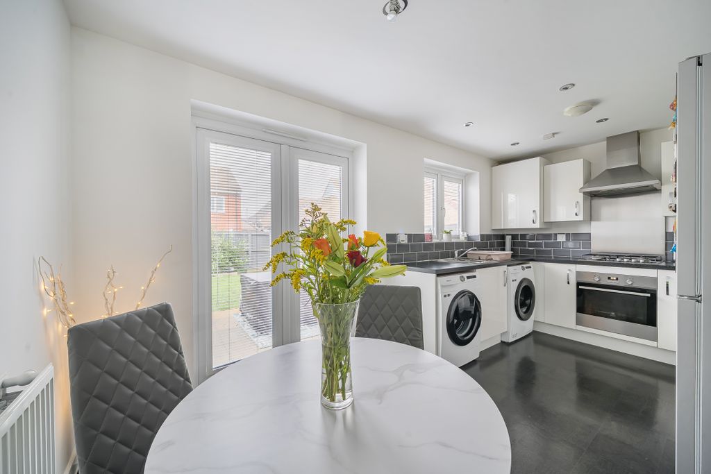 Property photo 2 of 10 13836031269247600Dd13A