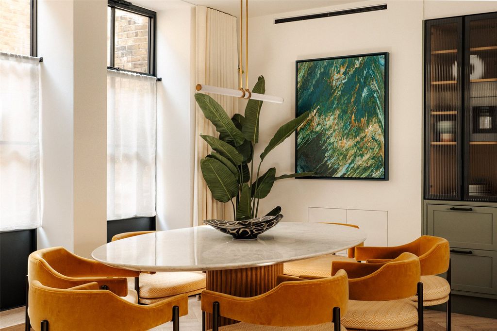 Property photo 3 of 14 Dining