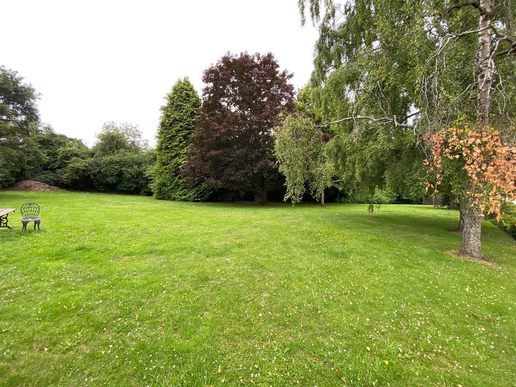 Property photo 2 of 6