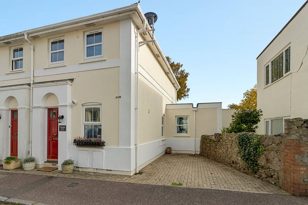 Property photo 1 of 27 Picture No. 02