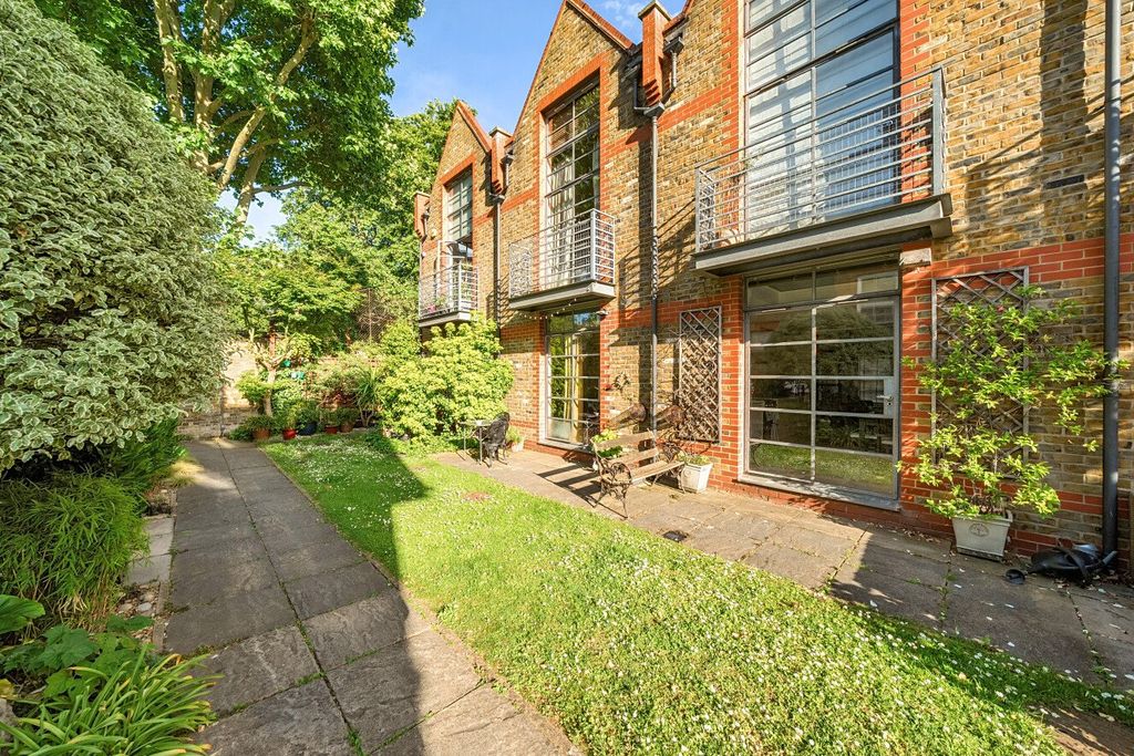 Property photo 1 of 28 Picture No. 33