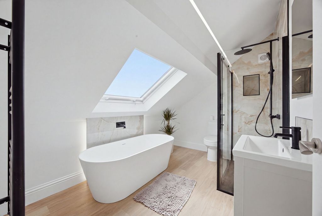 Property photo 2 of 43 Upstairs Bathroom