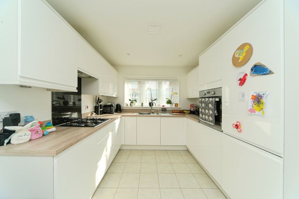 Property photo 2 of 17 Photo