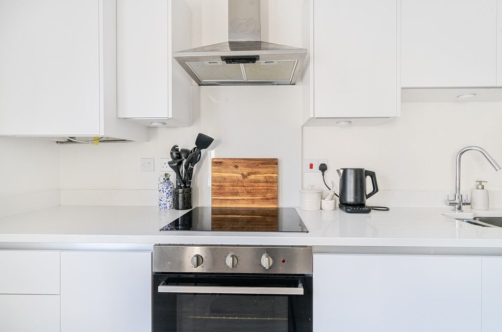 Property photo 3 of 15 9-682227Ff82346-1...