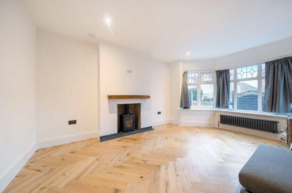 Property photo 3 of 15 1389021-29-693c49...