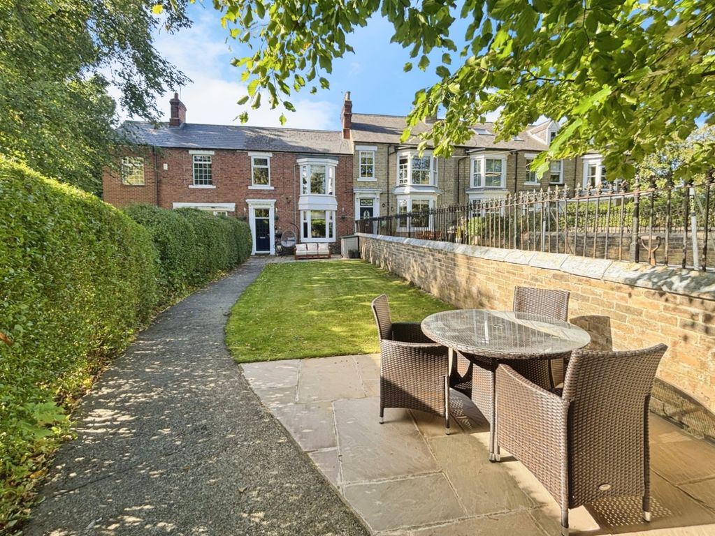 Property photo 1 of 24 Pbox-Garden-339961.Jpg