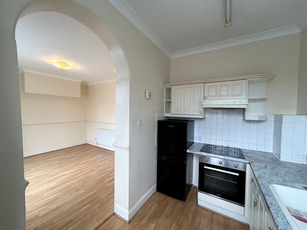 Property photo 2 of 11 Lounge/Kitchen