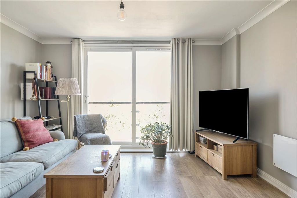 Property photo 3 of 12