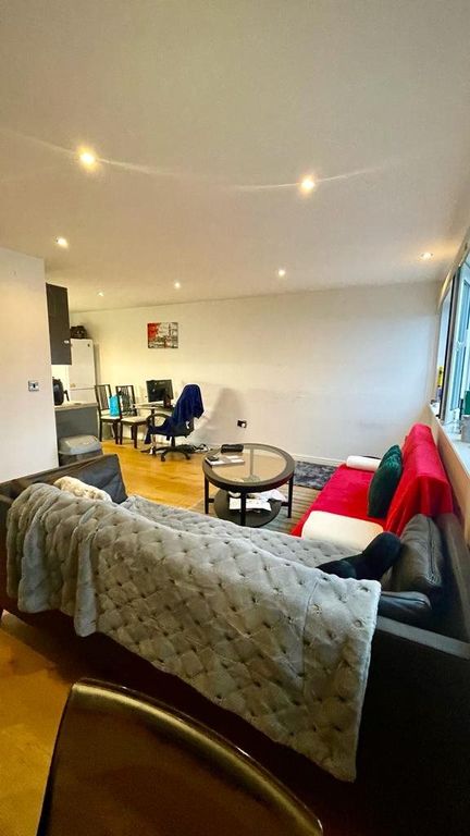 Property photo 1 of 16 c2A2F2Fc-76c4-4413-958d-00045E4B3A6B