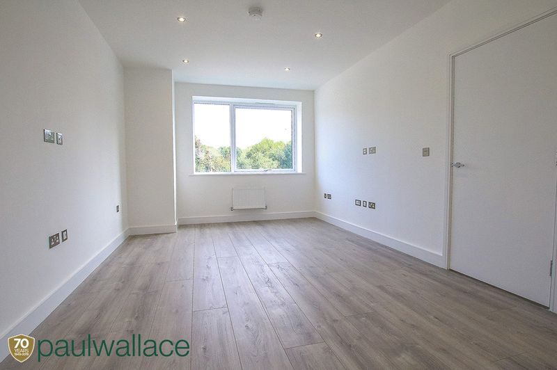 Property photo 3 of 14 Lounge