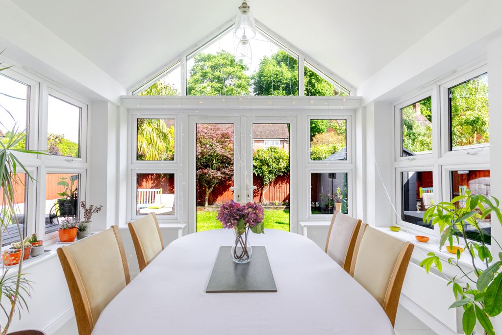 Property photo 3 of 34 Dining 2