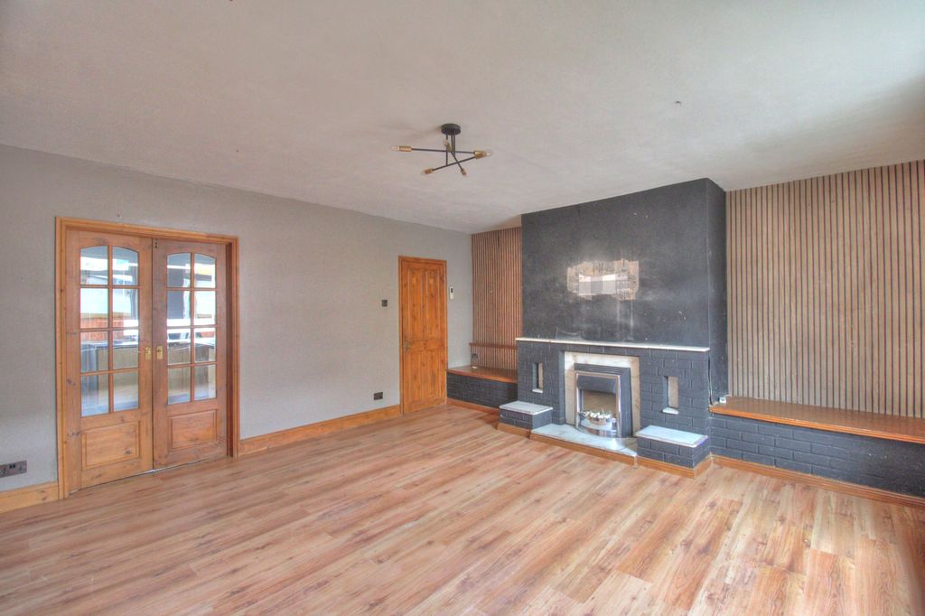 Property photo 3 of 17 Img_9390_1_2