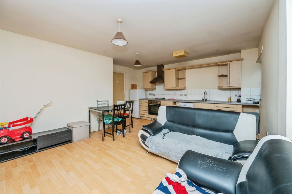 Property photo 2 of 18