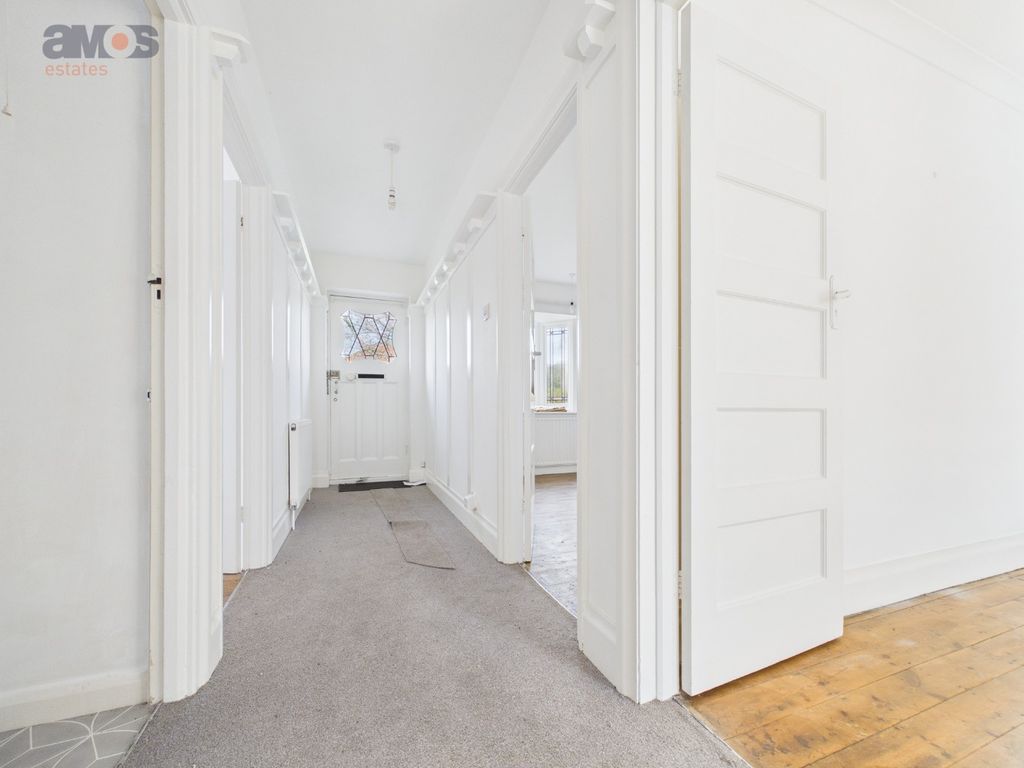 Property photo 3 of 16 4992338