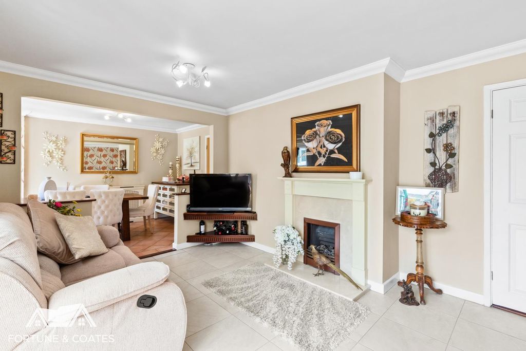 Property photo 3 of 32 Upperpark_32.Jpg