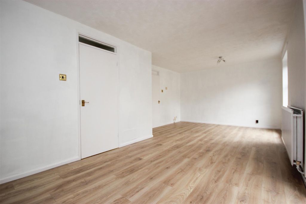Property photo 2 of 13 Living 1.Jpg