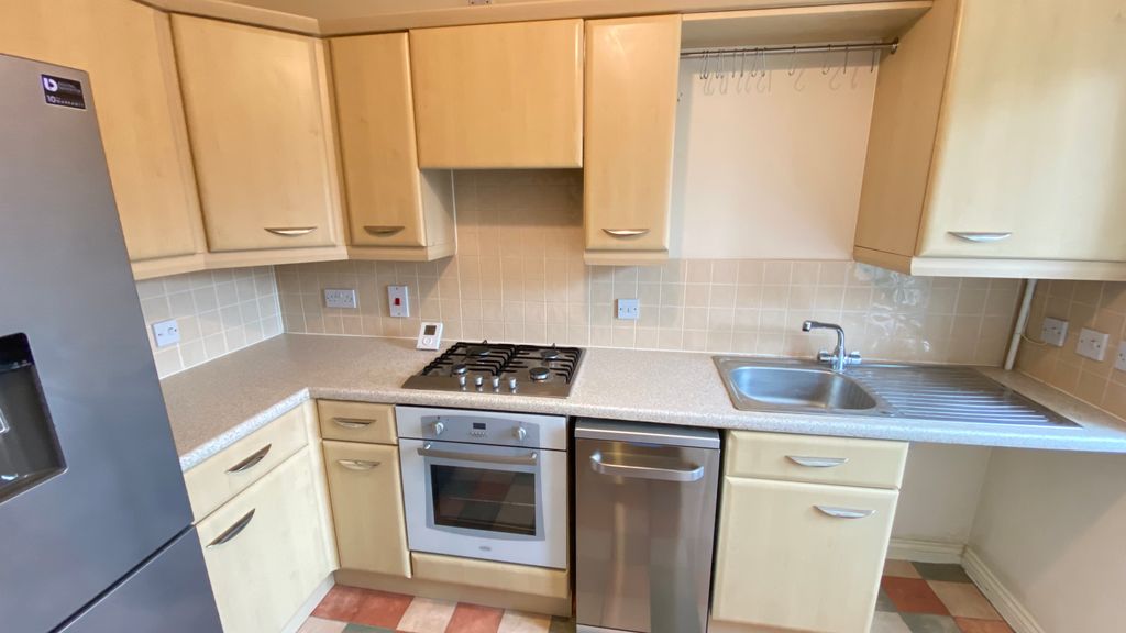 Property photo 3 of 10 Kitchen