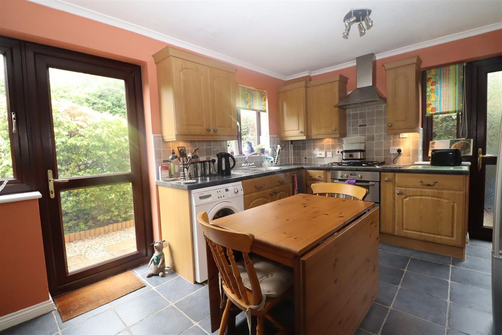 Property photo 2 of 11 Img_5408.Jpg