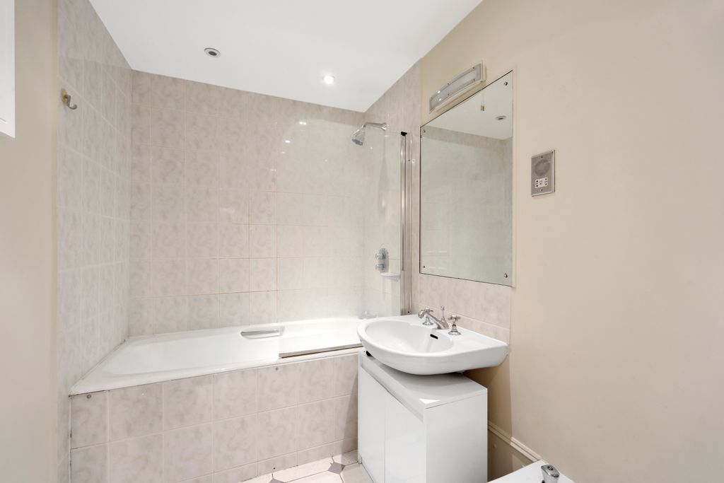 Property photo 2 of 5 Kitchen.Jpg