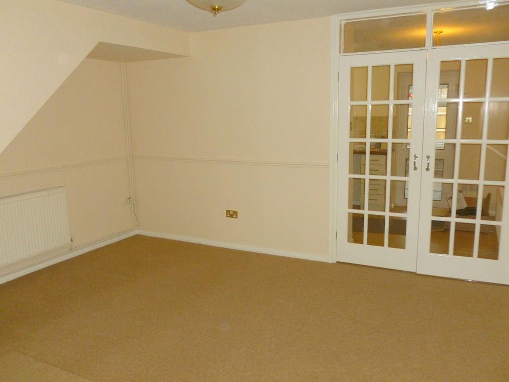 Property photo 3 of 12 Photo 11