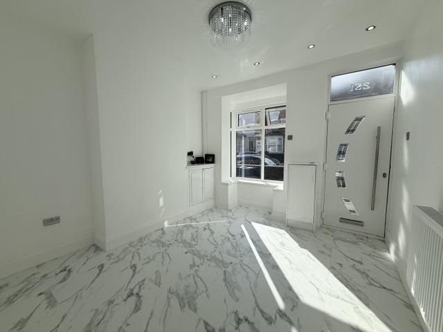 Property photo 3 of 24 Front Reception Alt