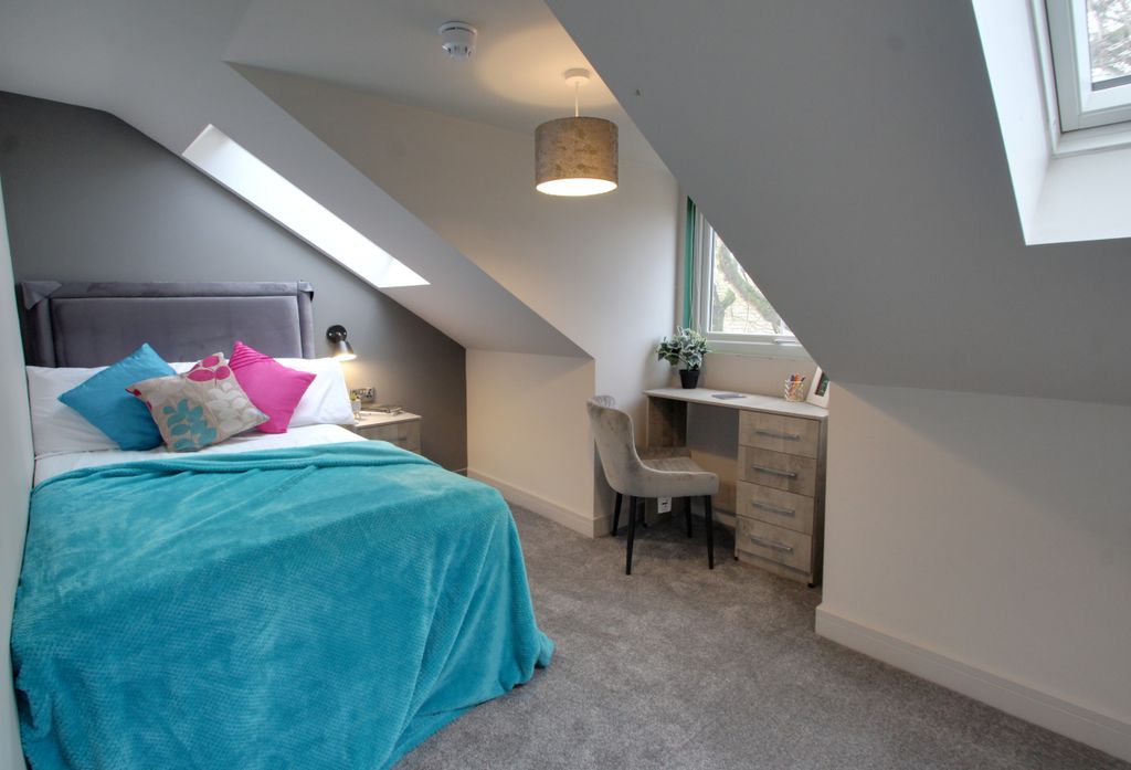 Property photo 3 of 6