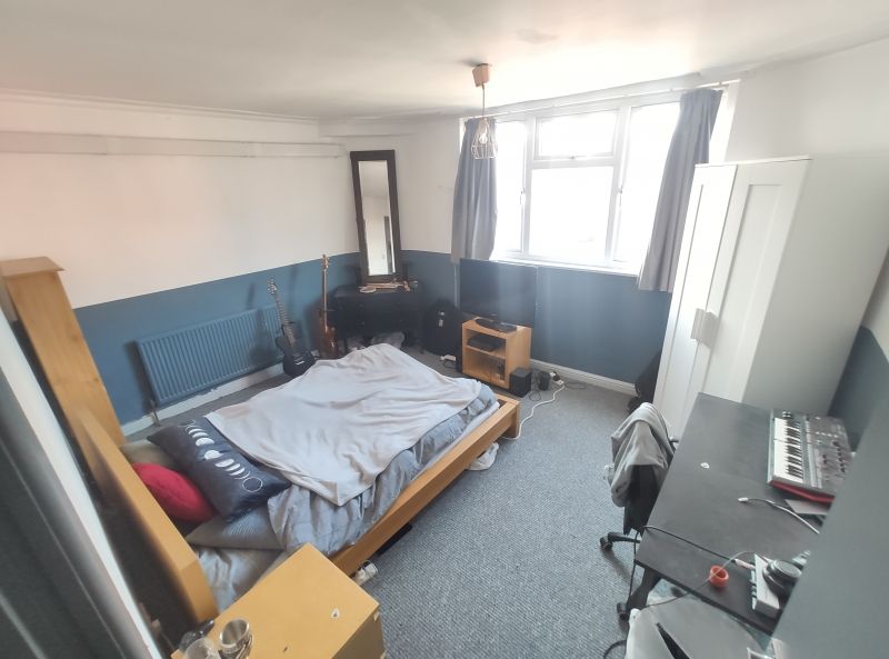 Property photo 2 of 8