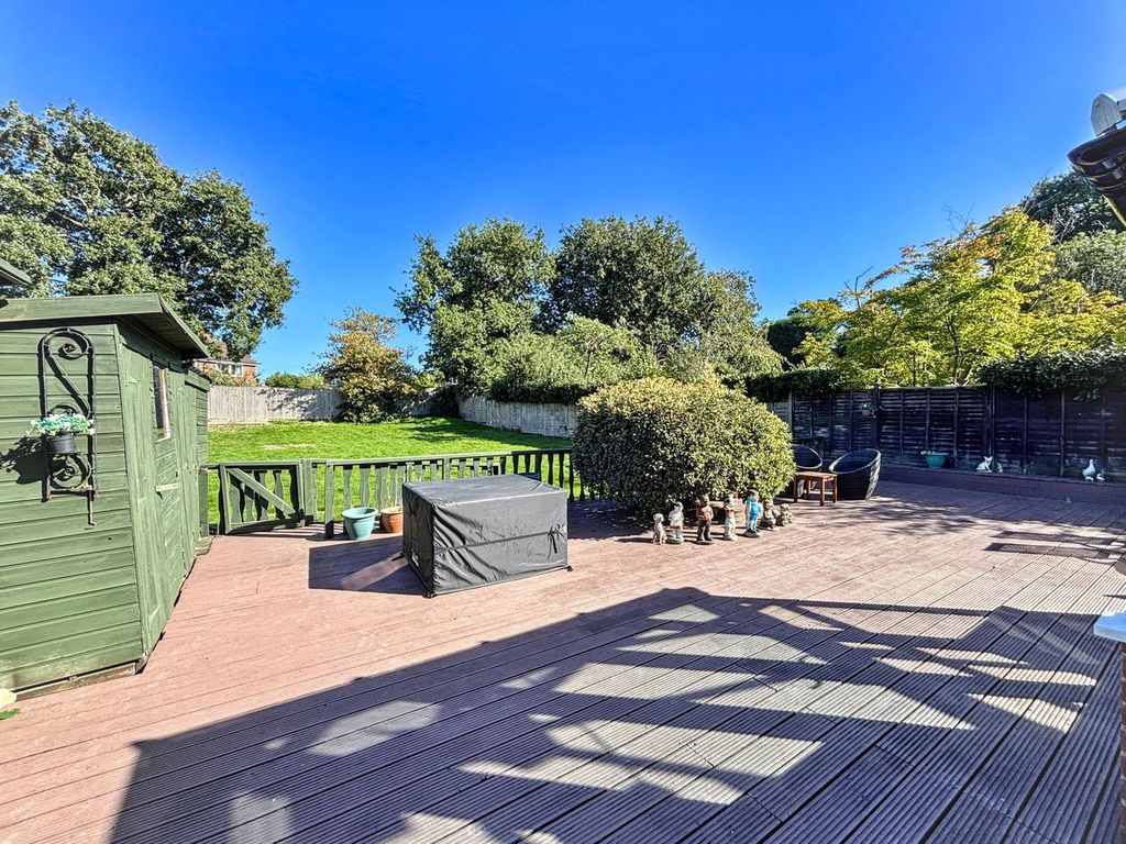 Property photo 2 of 21