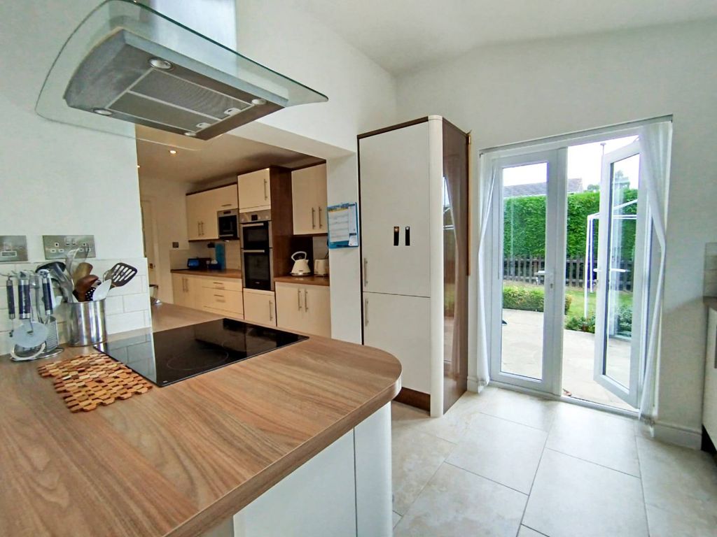 Property photo 3 of 19 Gallery