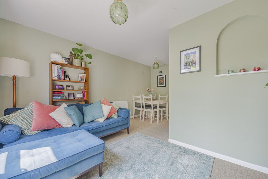 Property photo 3 of 12