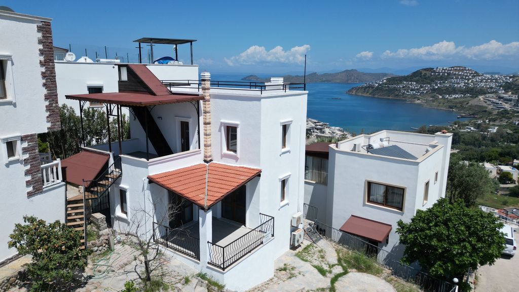 Property photo 1 of 27 Attractive Duplex Bodrum Villa For Sale - Sea View Duplex Villa