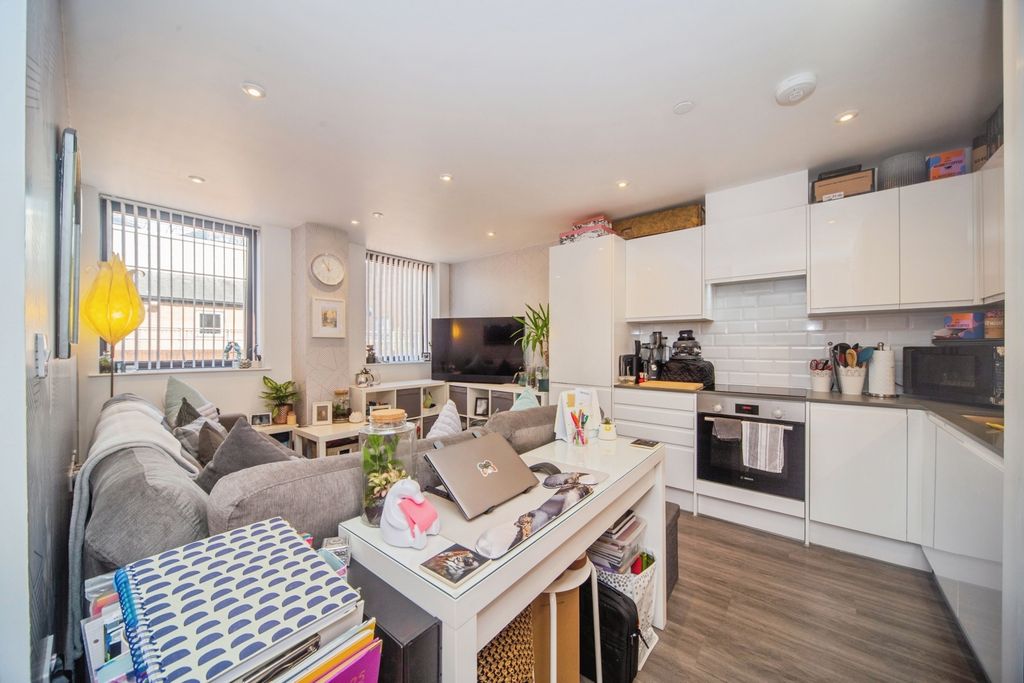 Property photo 2 of 14 Pbox-Img.Jpg