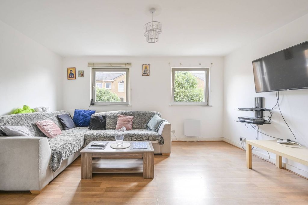Property photo 2 of 13