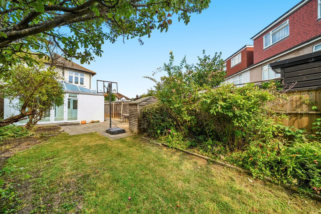 Property photo 2 of 16 1-6A5924ba95392-1...