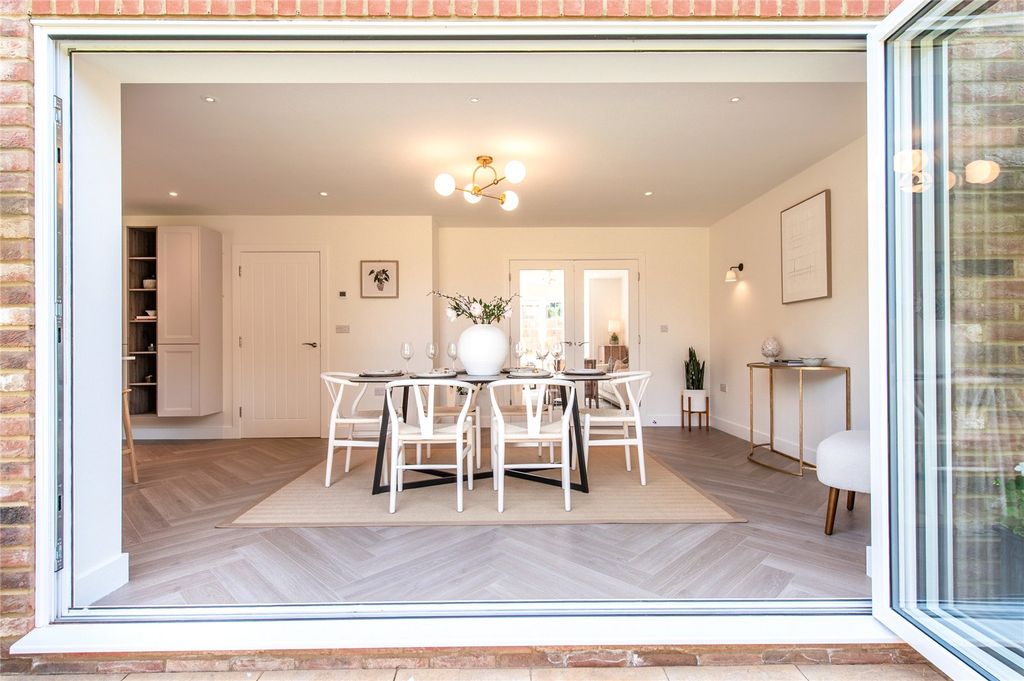 Property photo 2 of 19 Dining Room