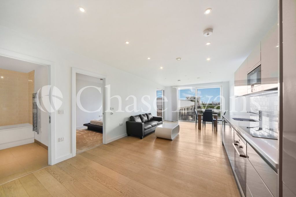 Property photo 3 of 14 Living Area