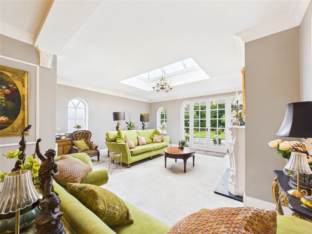 Property photo 2 of 32 Picture No. 12