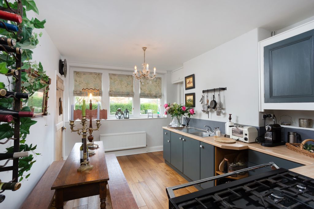 Property photo 3 of 20 Kitchen