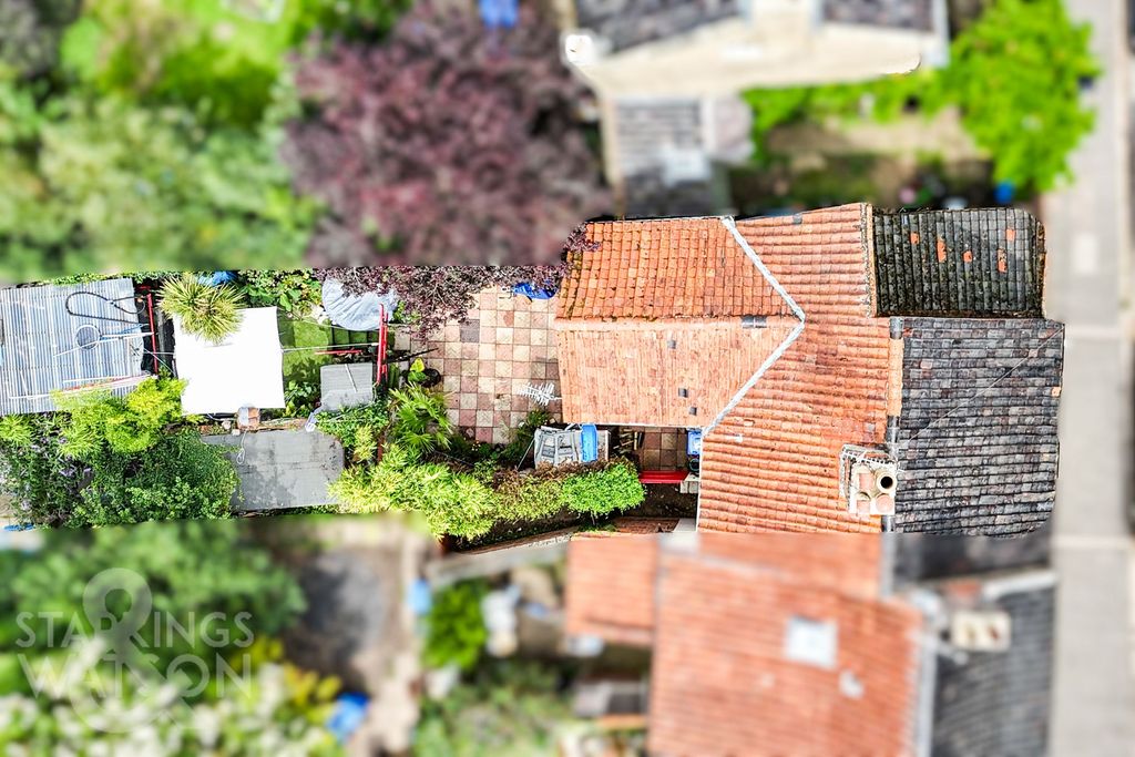 Property photo 2 of 21