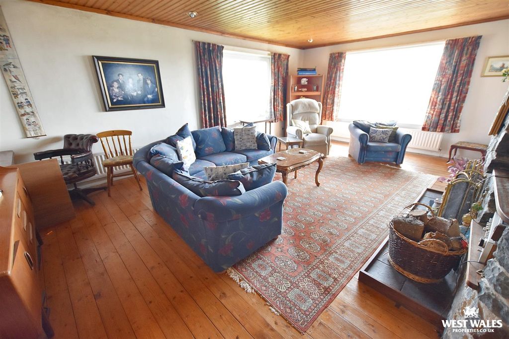 Property photo 3 of 24 5 (58).Jpg