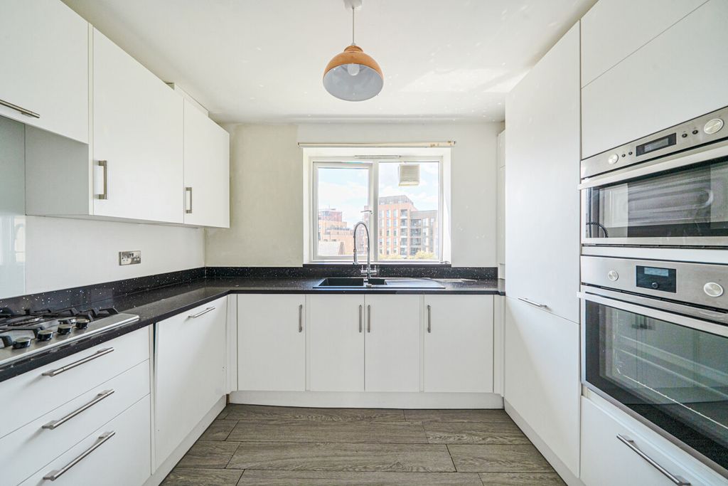 Property photo 2 of 20 1463303-36-6A0726...