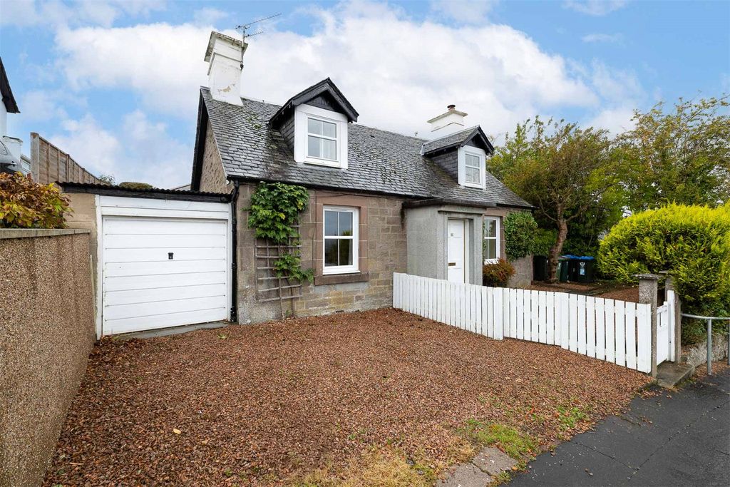 Property photo 1 of 34 Picture No. 02