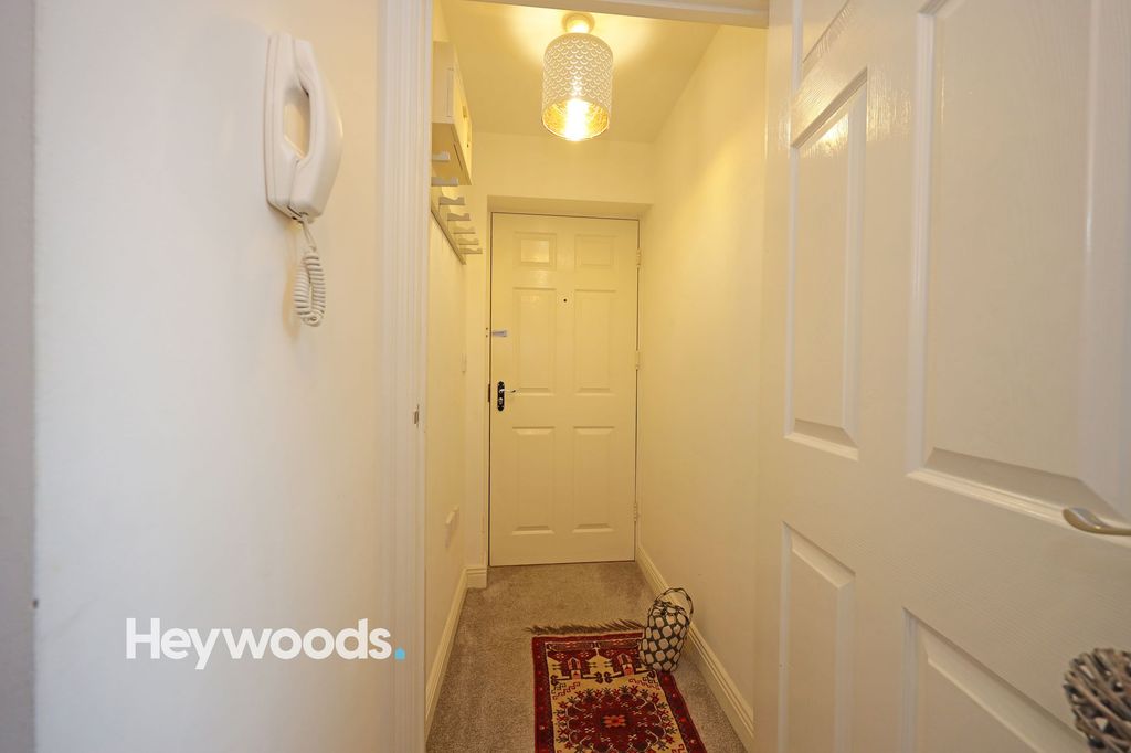 Property photo 2 of 26