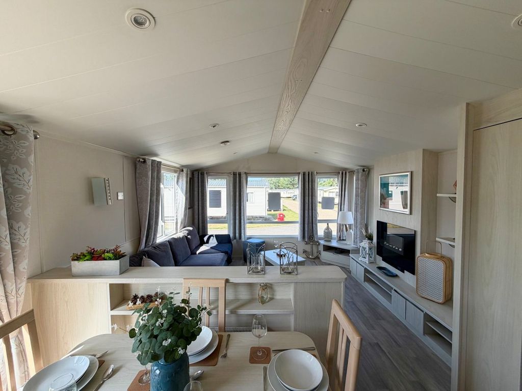 Property photo 1 of 9 Atlas Ruby 2015 Car0064949 146501548.Jpeg