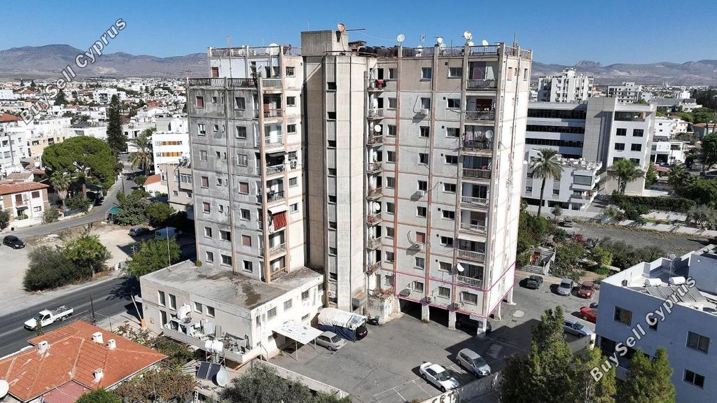 Property photo 1 of 32