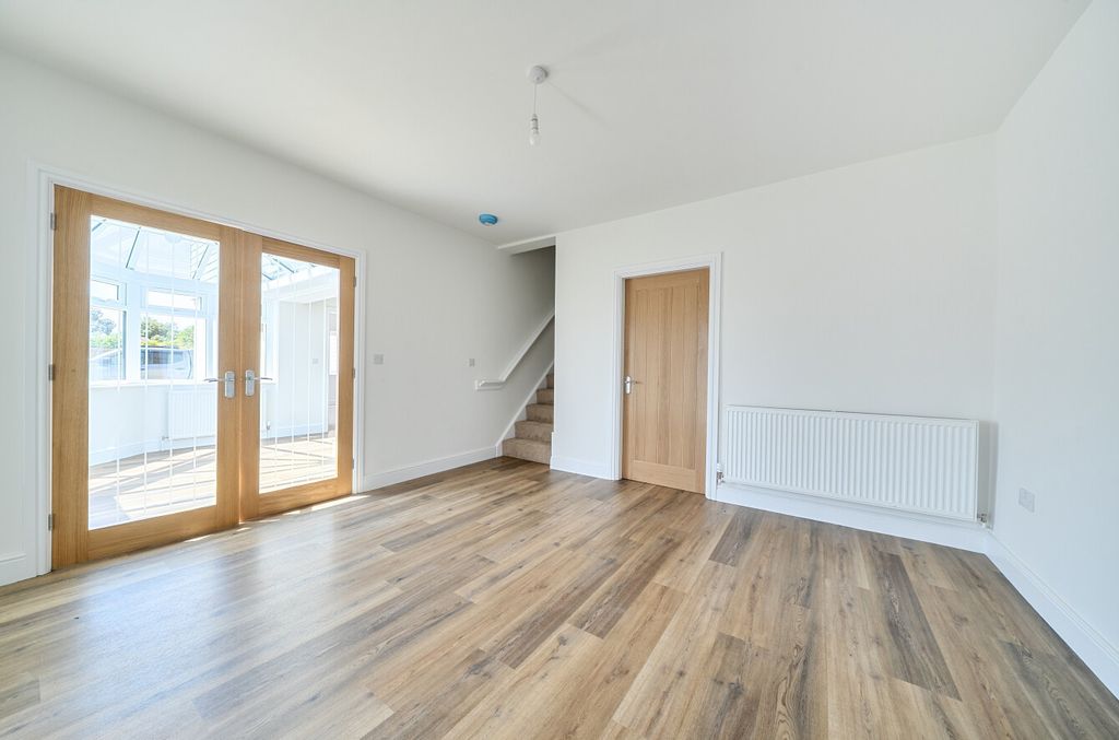 Property photo 3 of 27 1467426-12-6A1749...