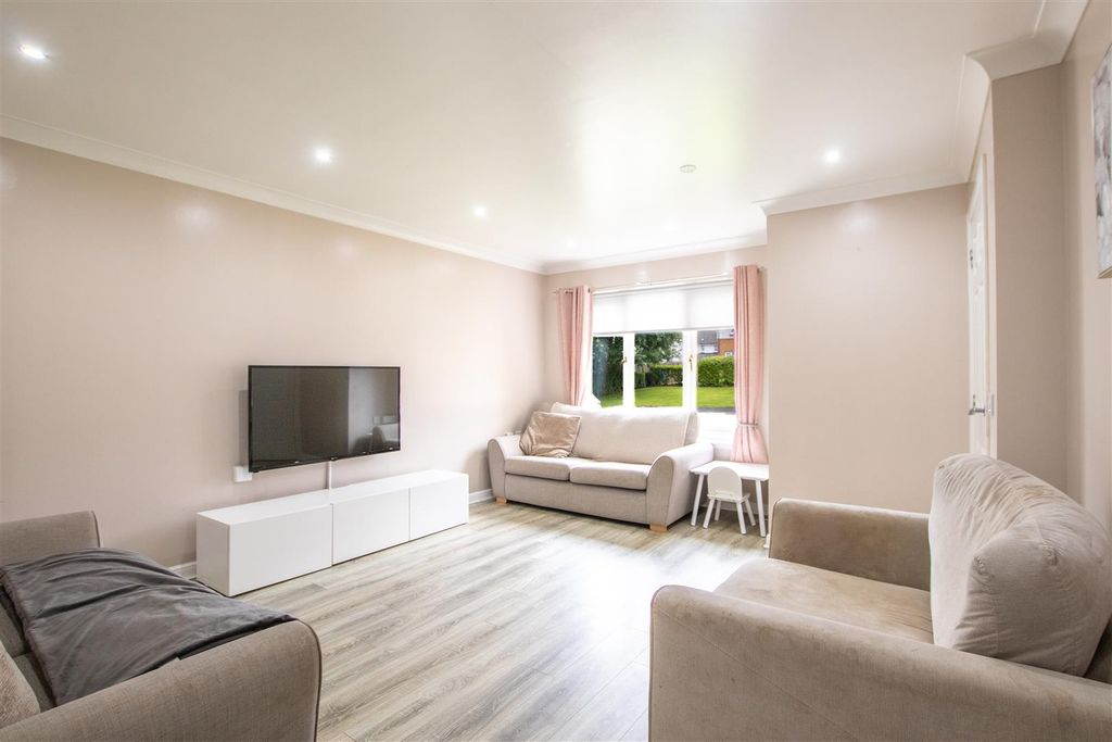 Property photo 2 of 18 Lounge.2-1.Jpg