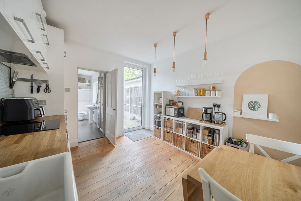 Property photo 2 of 14 1458411-14-6A196c...