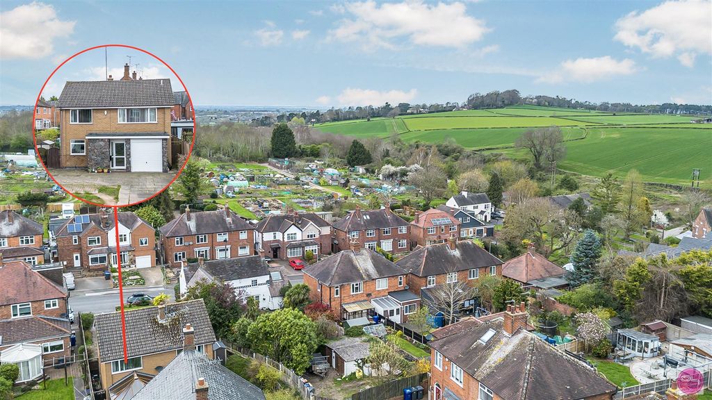 Property photo 2 of 38 Wheatley Lane, Winshill (5).Jpg