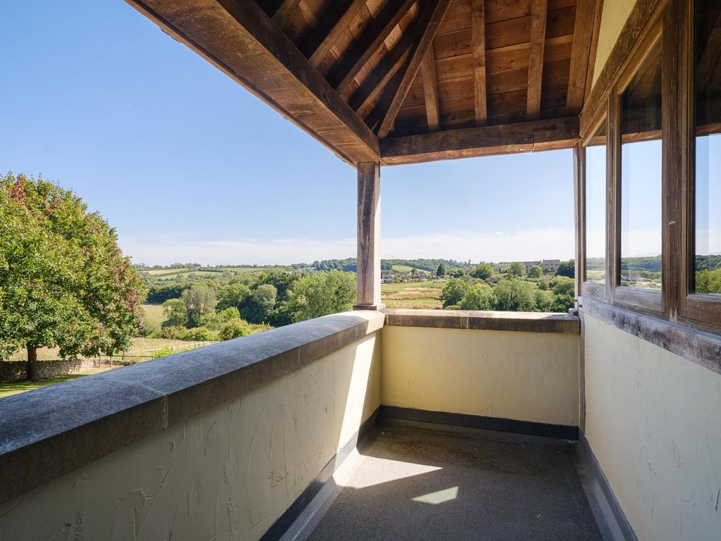 Property photo 2 of 29 Image